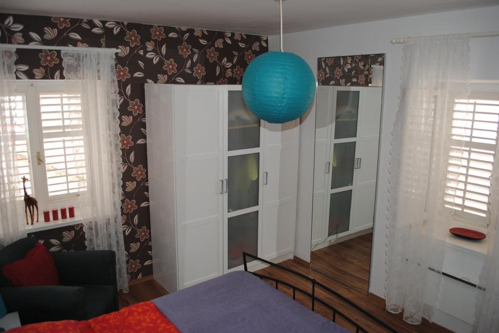 Optimist Apartment *